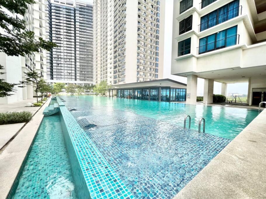 F 1-5 Pax 3Bed Cozy Home Studio Trefoil Setia Alam Wifi & Tv Shah Alam Exterior photo