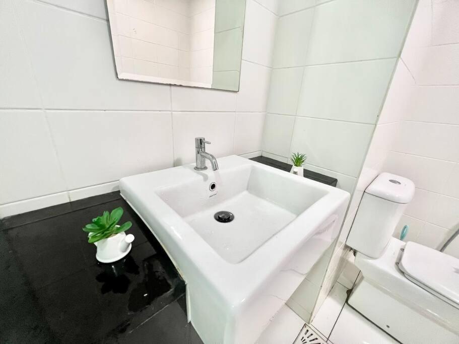 F 1-5 Pax 3Bed Cozy Home Studio Trefoil Setia Alam Wifi & Tv Shah Alam Exterior photo